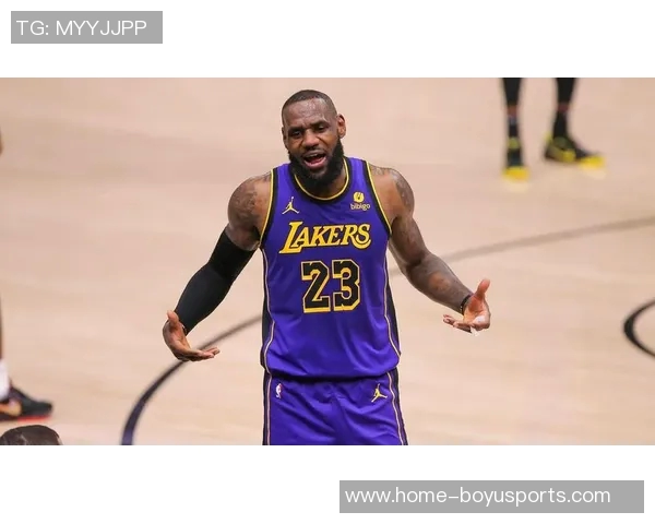 詹姆斯复出后场均上场时间引发争议湖记认为32到33分钟更为合理